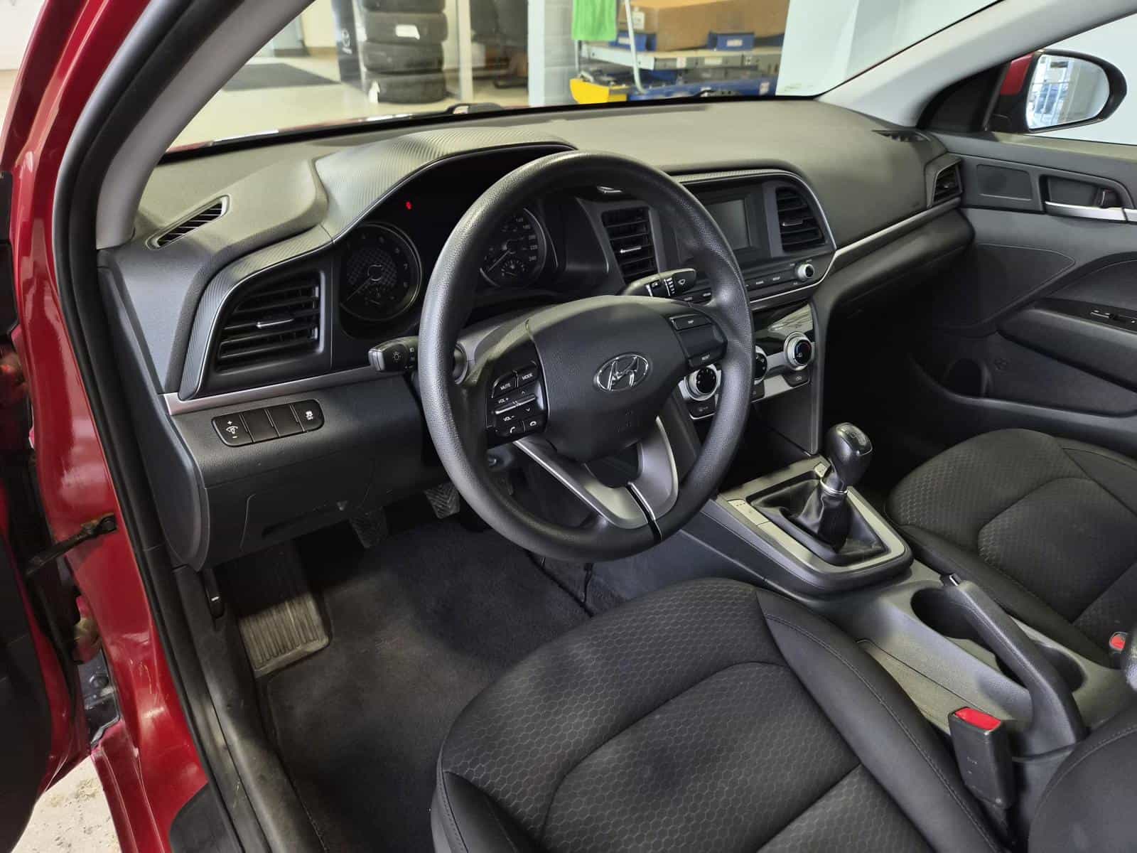 2019 Hyundai Elantra Essential - Image 9