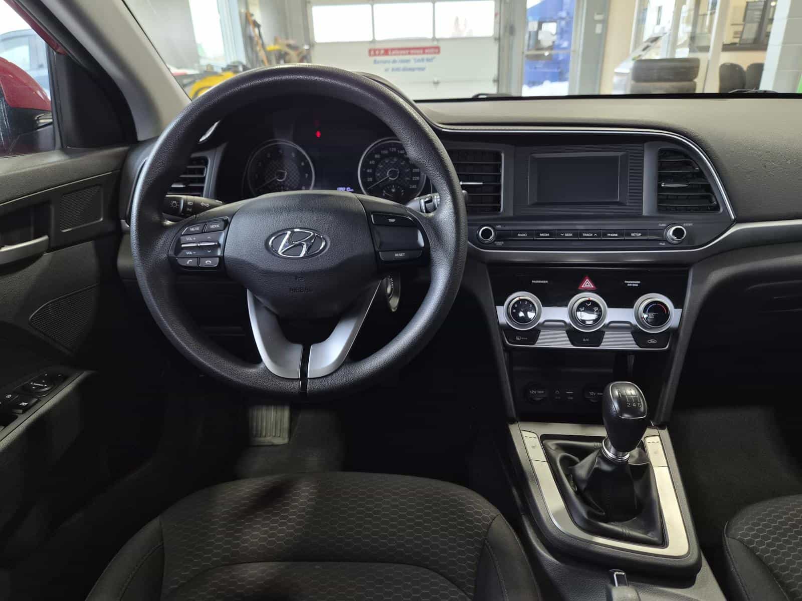 2019 Hyundai Elantra Essential - Image 10