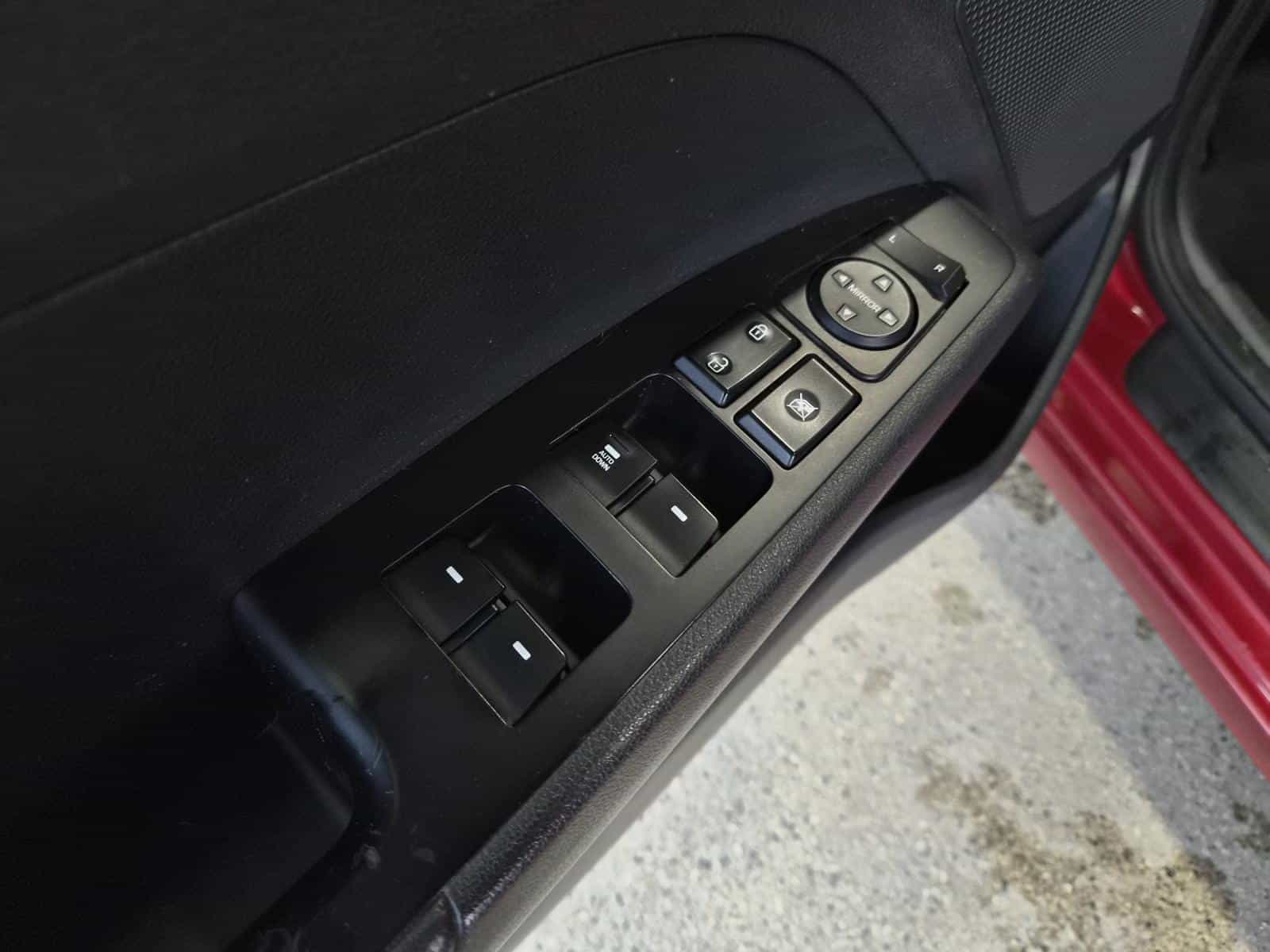 Image 12 Hyundai Elantra Essential 2019