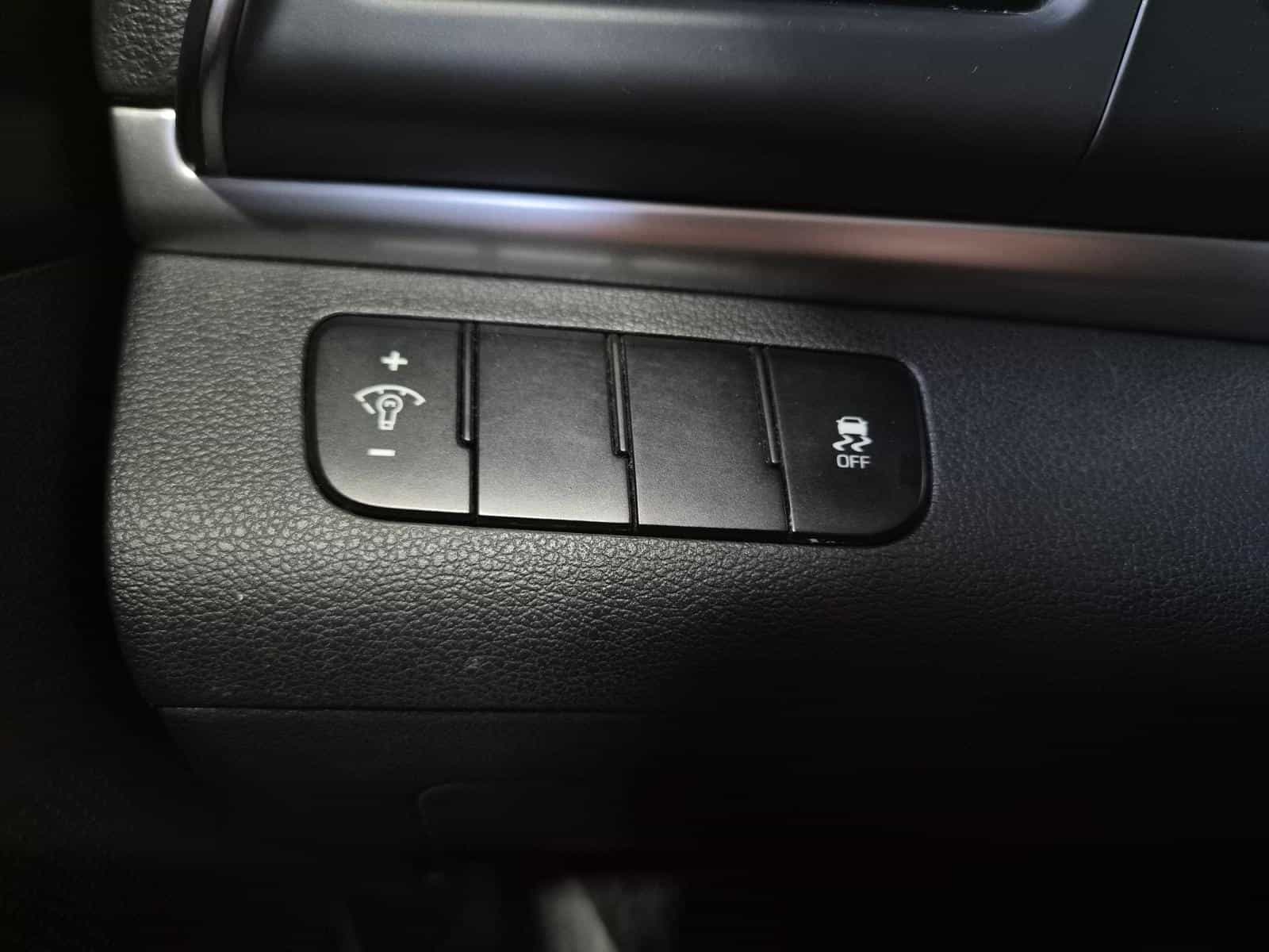 2019 Hyundai Elantra Essential - Image 13