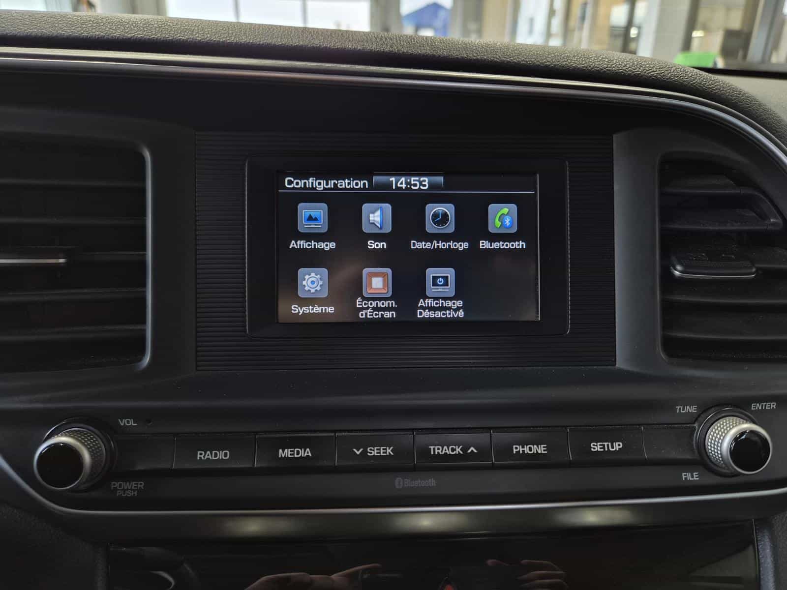 2019 Hyundai Elantra Essential - Image 16