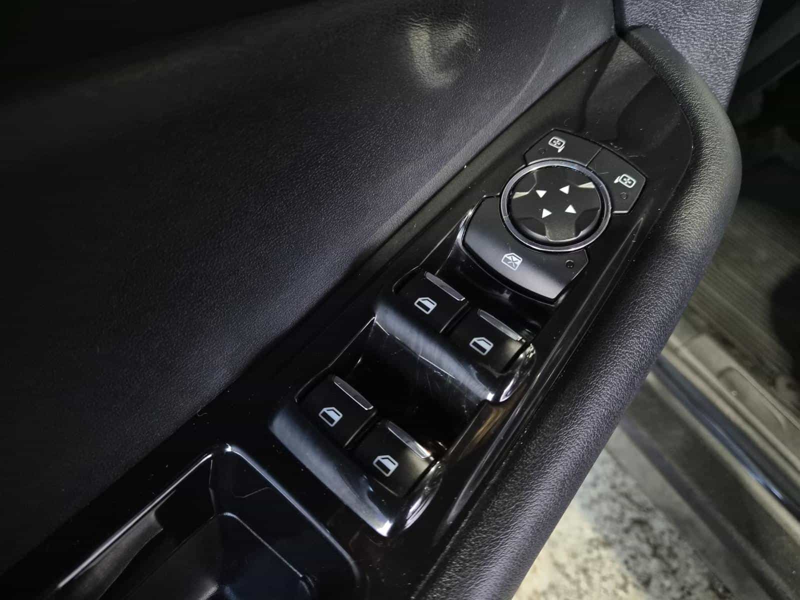 2020 Ford Edge SEL - Image 16