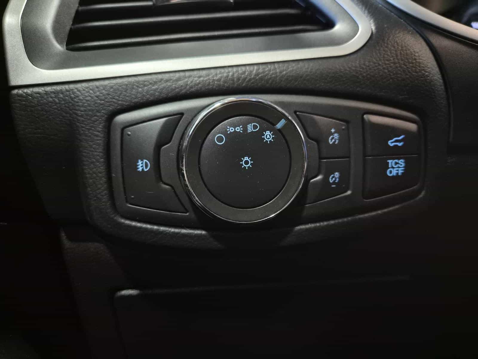 2020 Ford Edge SEL - Image 17