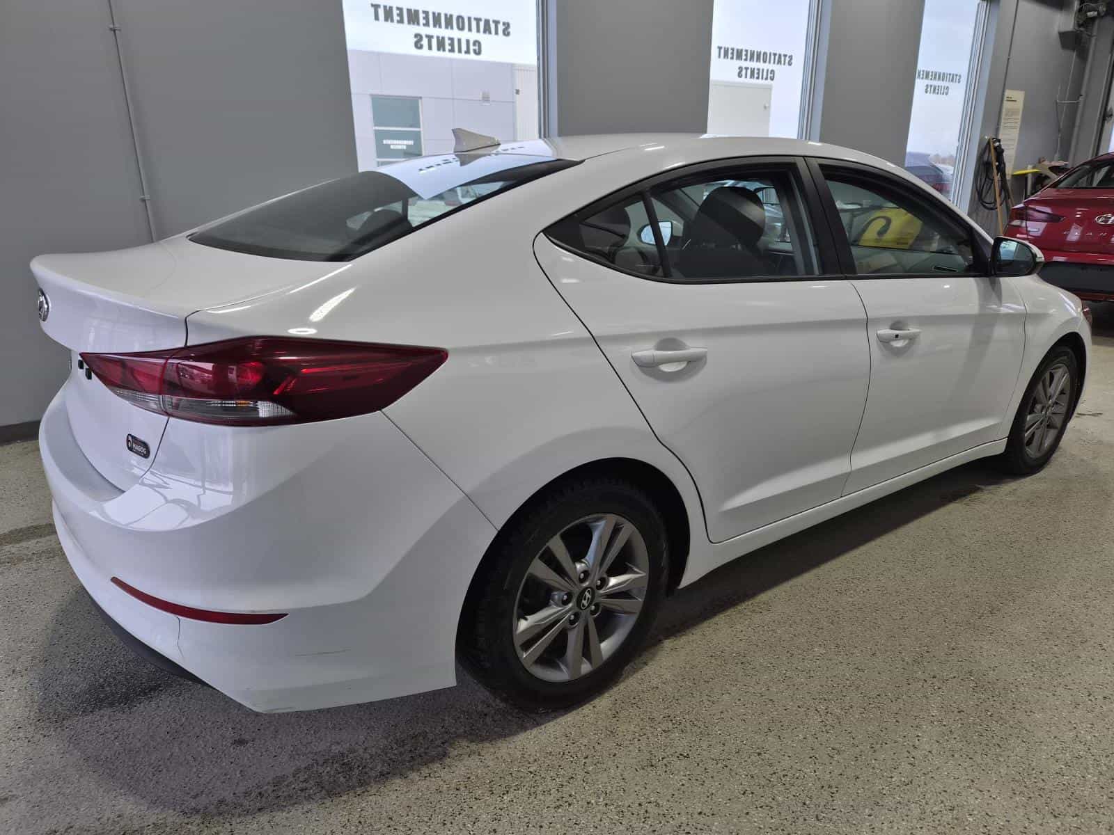 Image 5 Hyundai Elantra GLS 2018