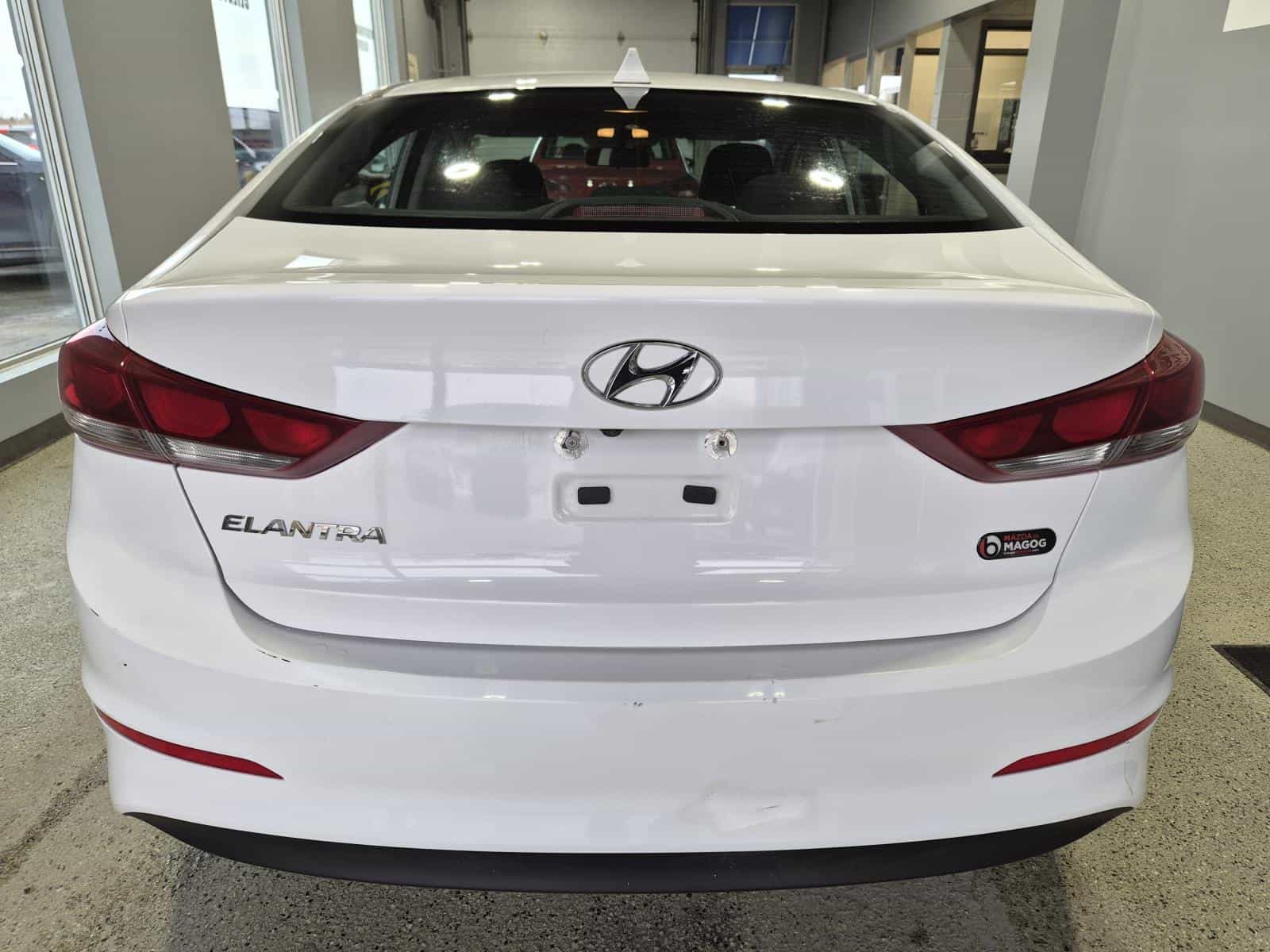 2018 Hyundai Elantra GLS - Image 4
