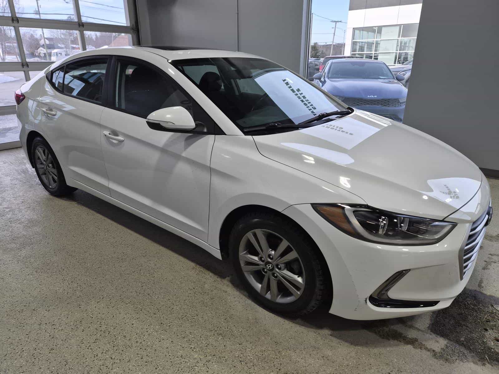 Image 6 Hyundai Elantra GLS 2018