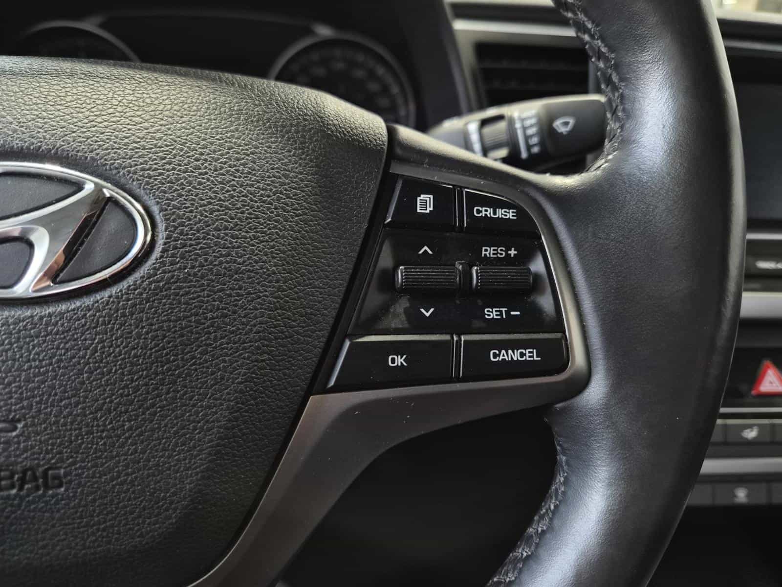 Image 17 Hyundai Elantra GLS 2018