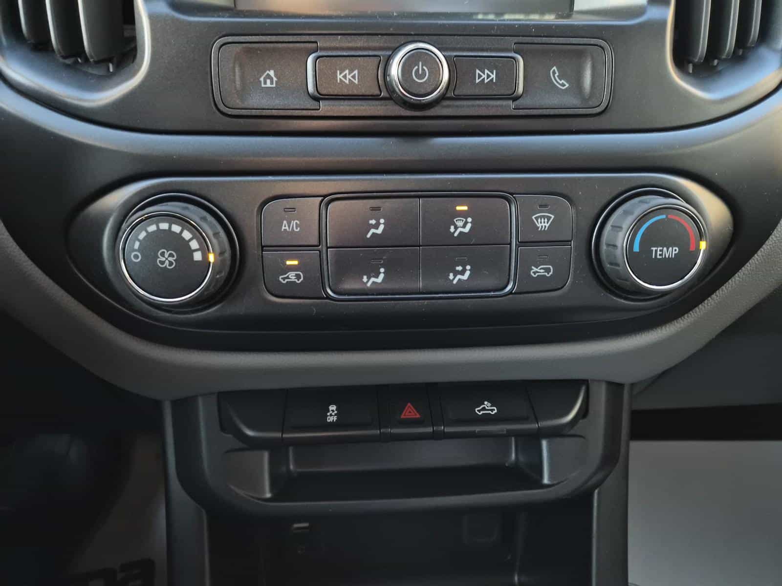 2018 Chevrolet Colorado WT - Image 18