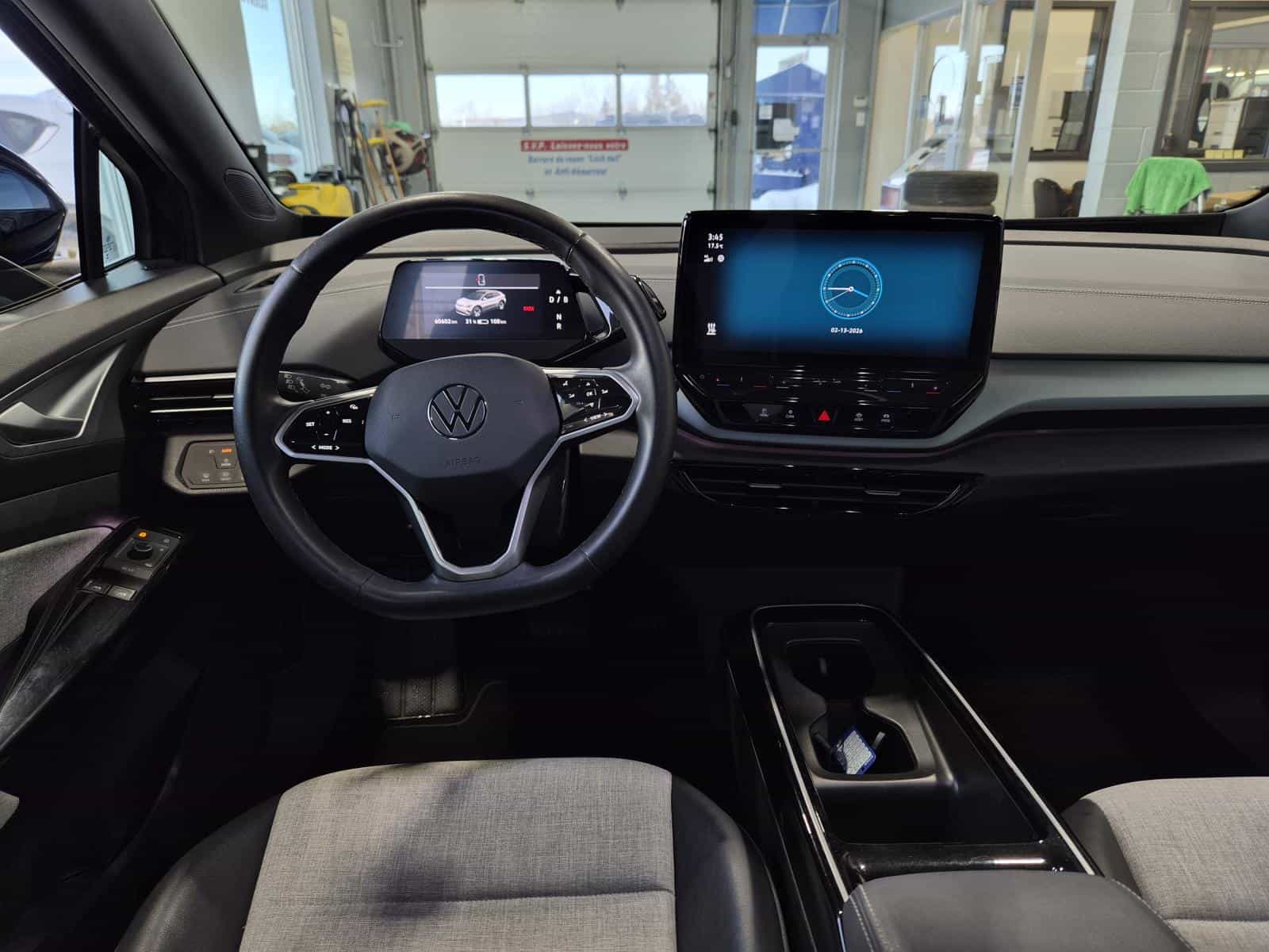 2023 Volkswagen ID.4 Pro - Image 11