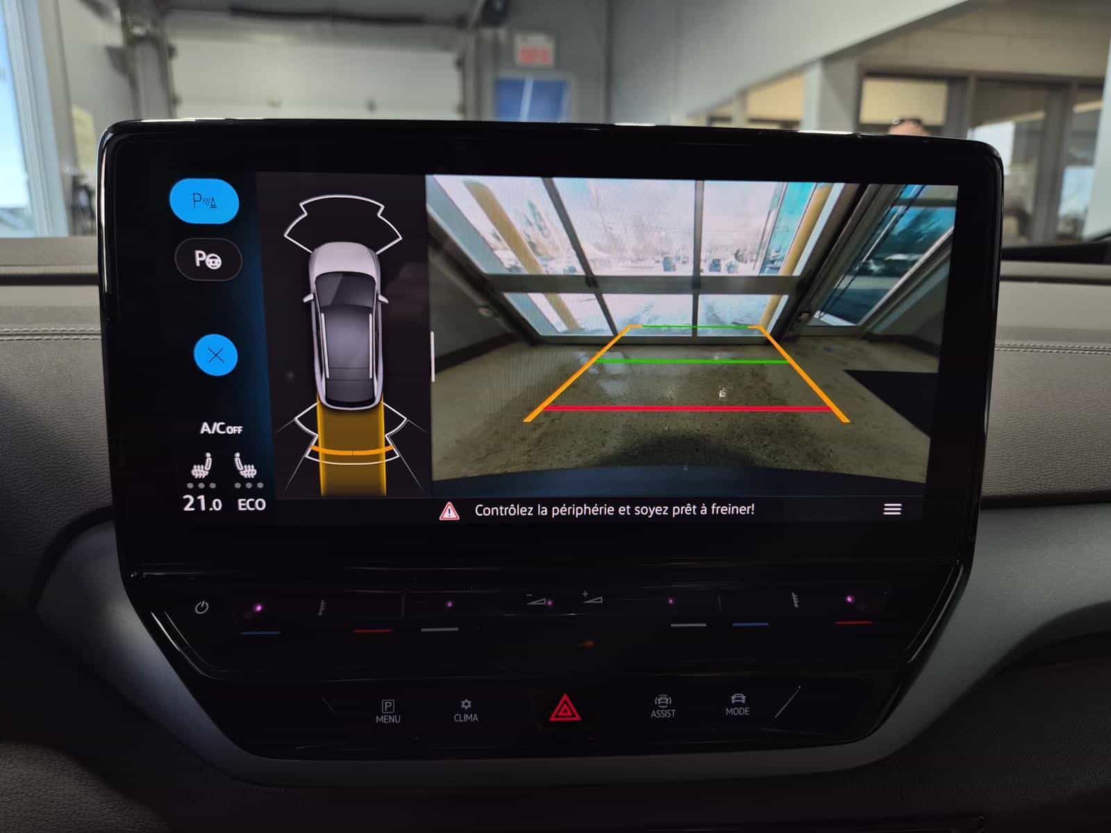 2023 Volkswagen ID.4 Pro - Image 19