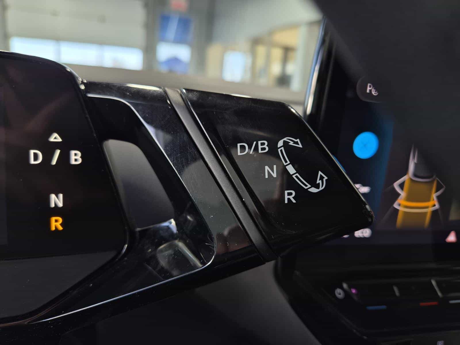 2023 Volkswagen ID.4 Pro - Image 20