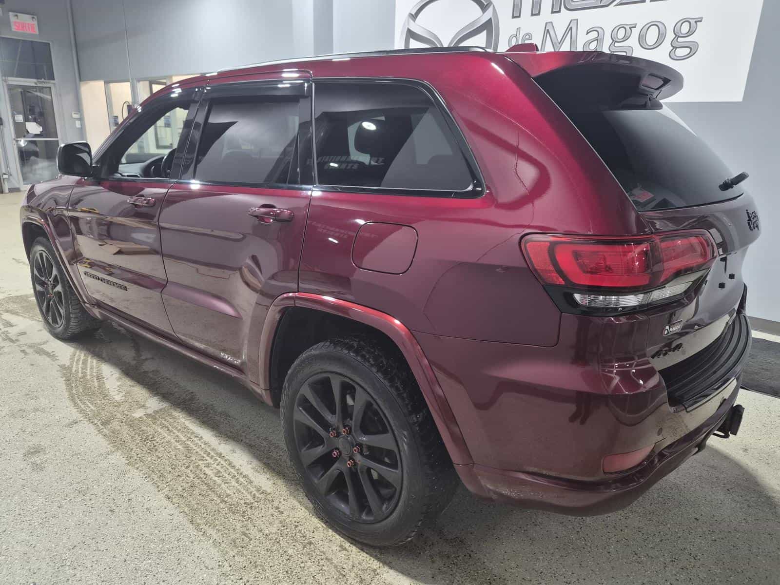 2017 Jeep Grand Cherokee Altitude - Image 3