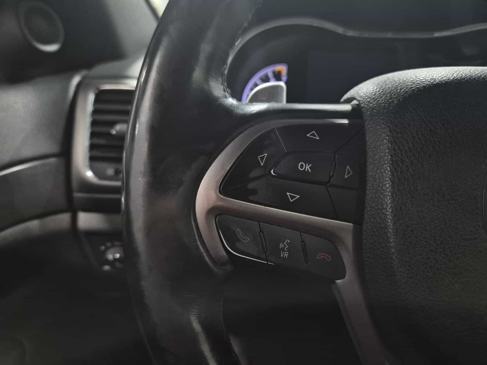 2017 Jeep Grand Cherokee Altitude - Image 16