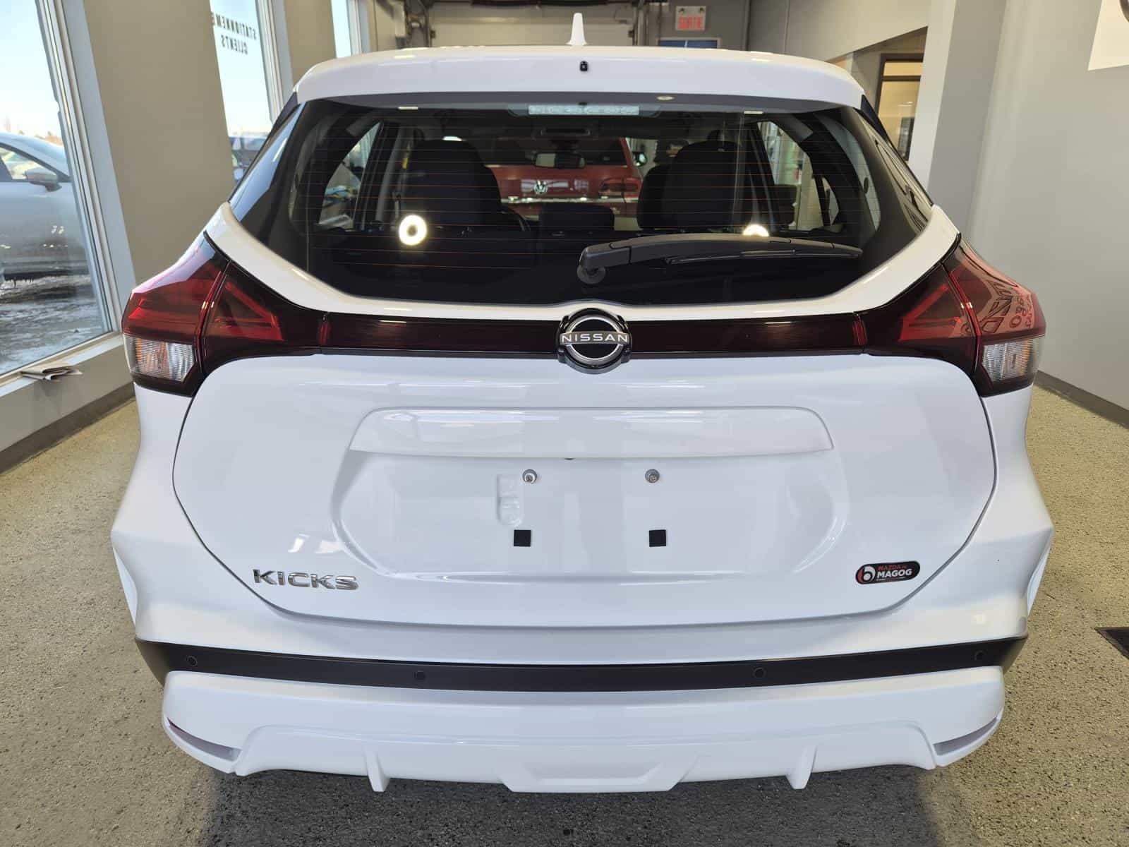 Image 4 Nissan Kicks S 2024