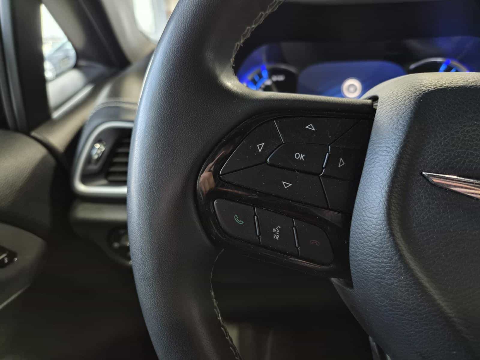 2023 Chrysler Pacifica Hybrid Touring L - Image 16