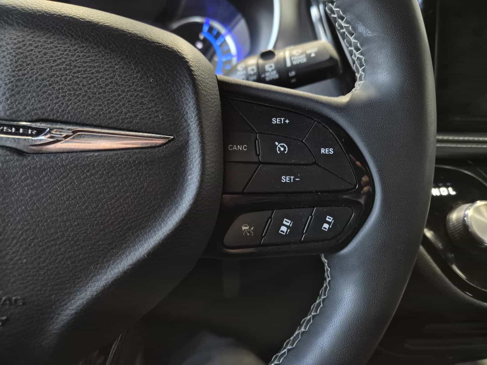 Image 17 Chrysler Pacifica Hybrid Touring L 2023