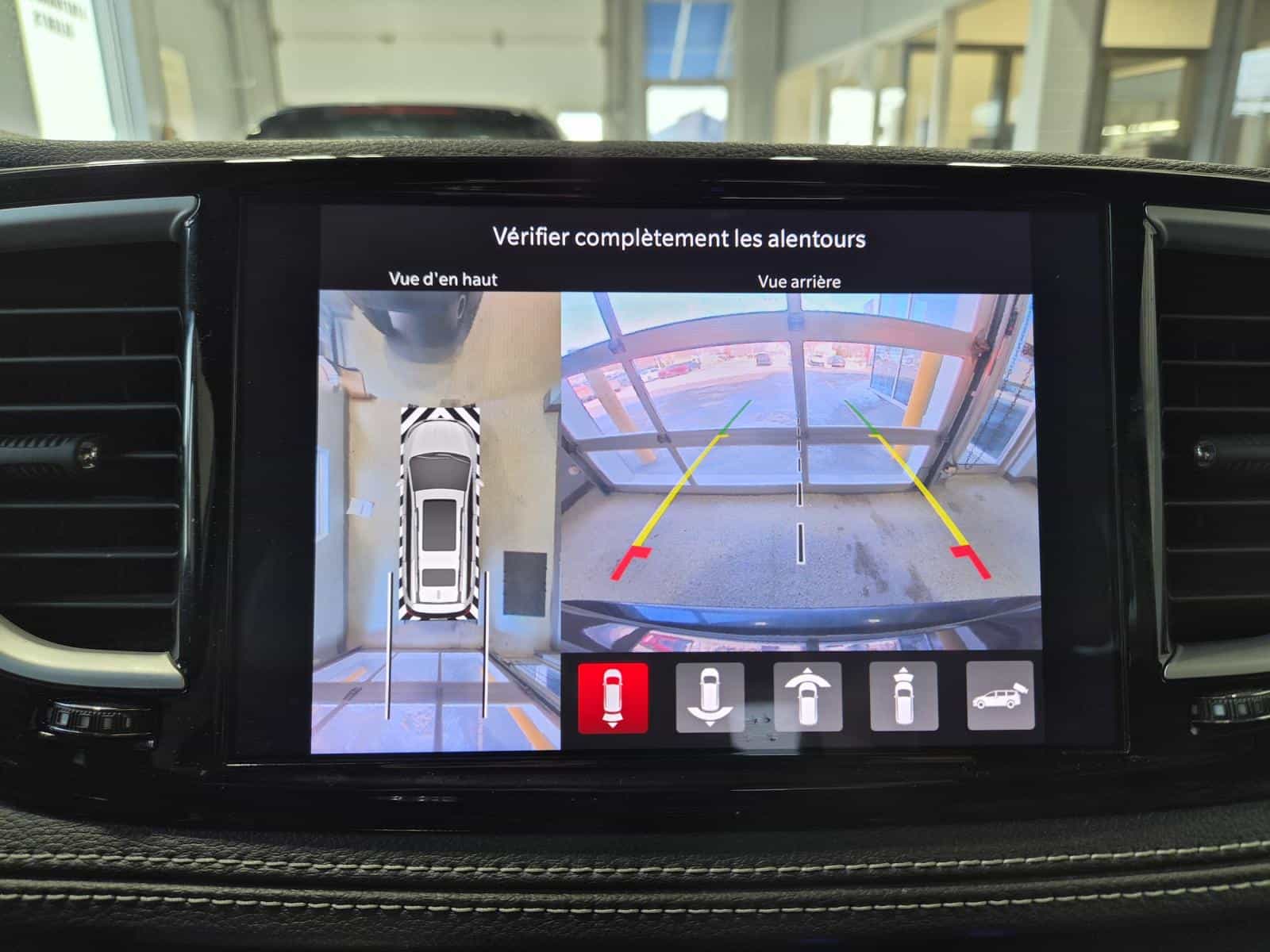 2023 Chrysler Pacifica Hybrid Touring L - Image 20