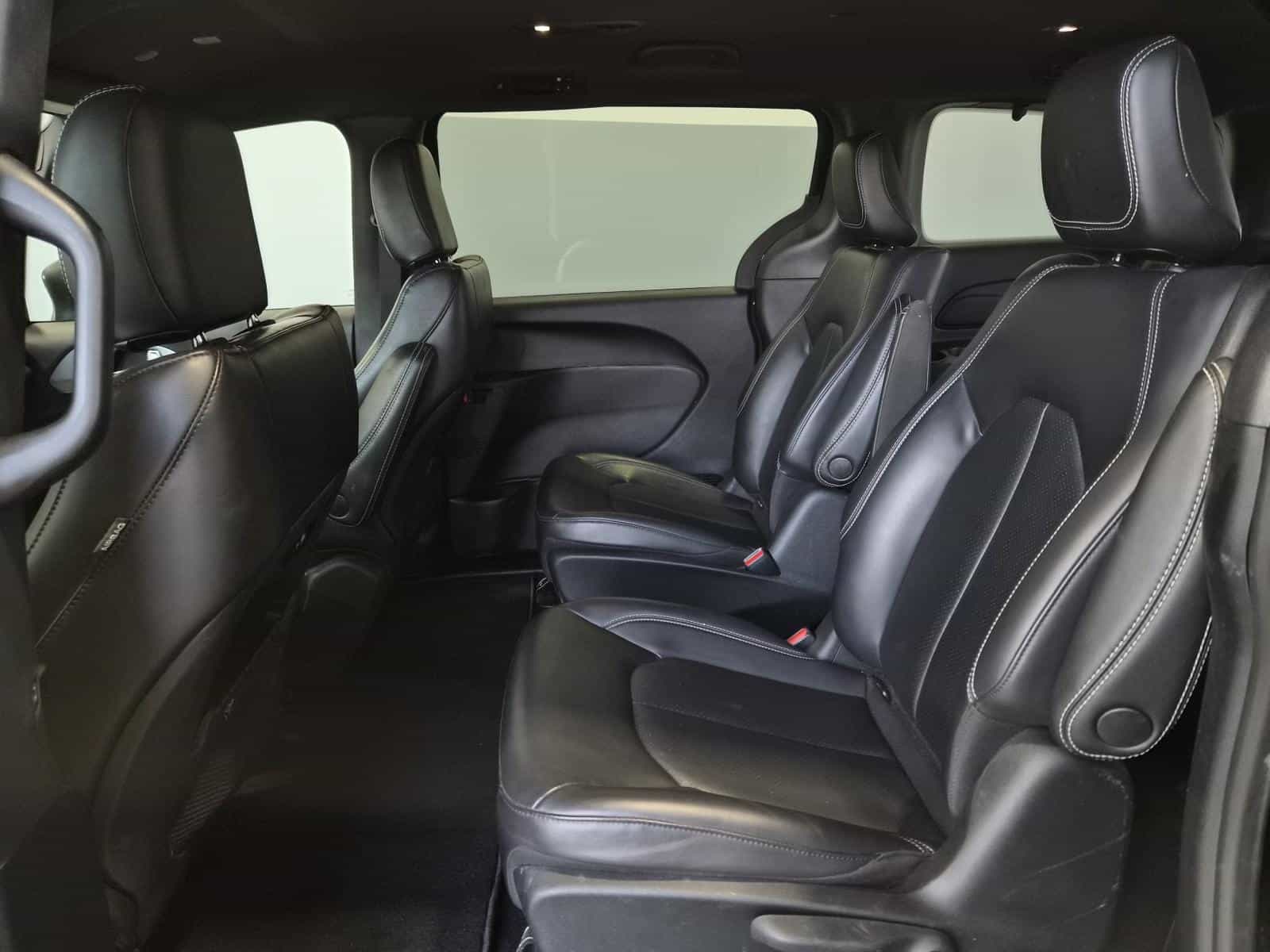 2023 Chrysler Pacifica Hybrid Touring L - Image 24