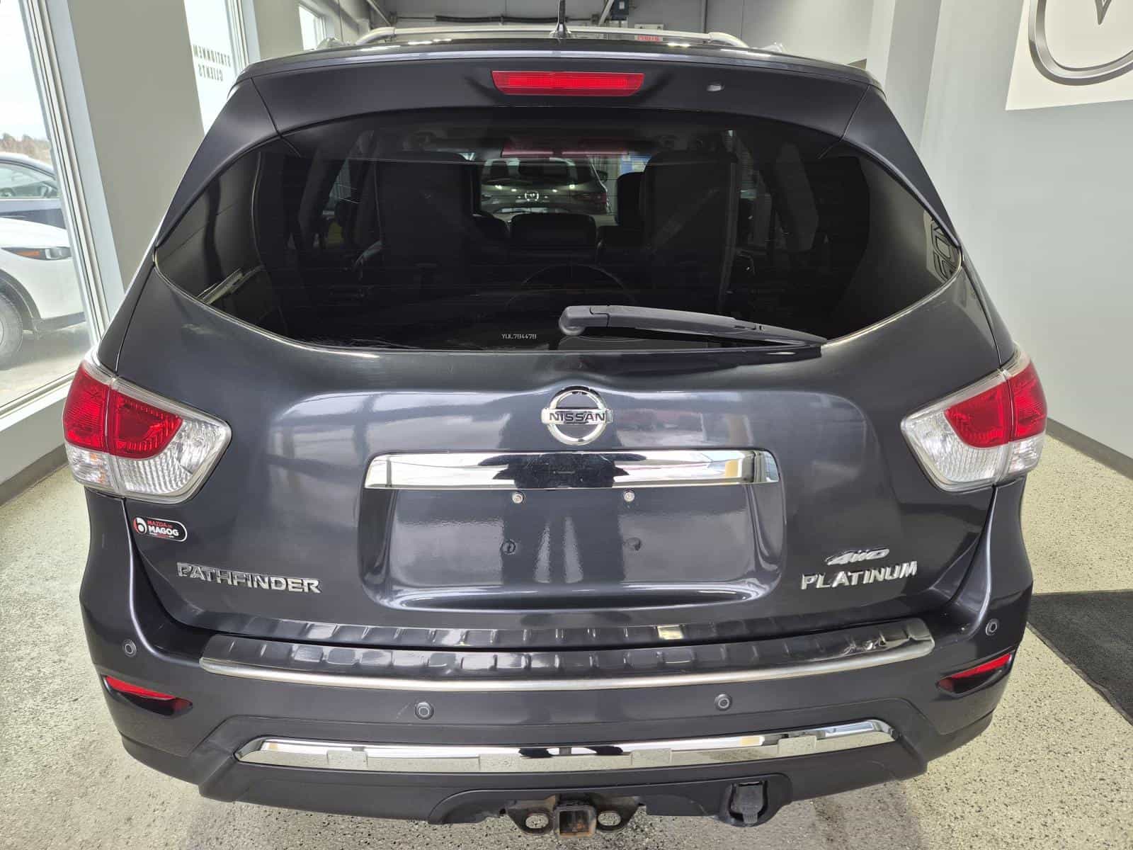 2013 Nissan Pathfinder Platinum - Image 4