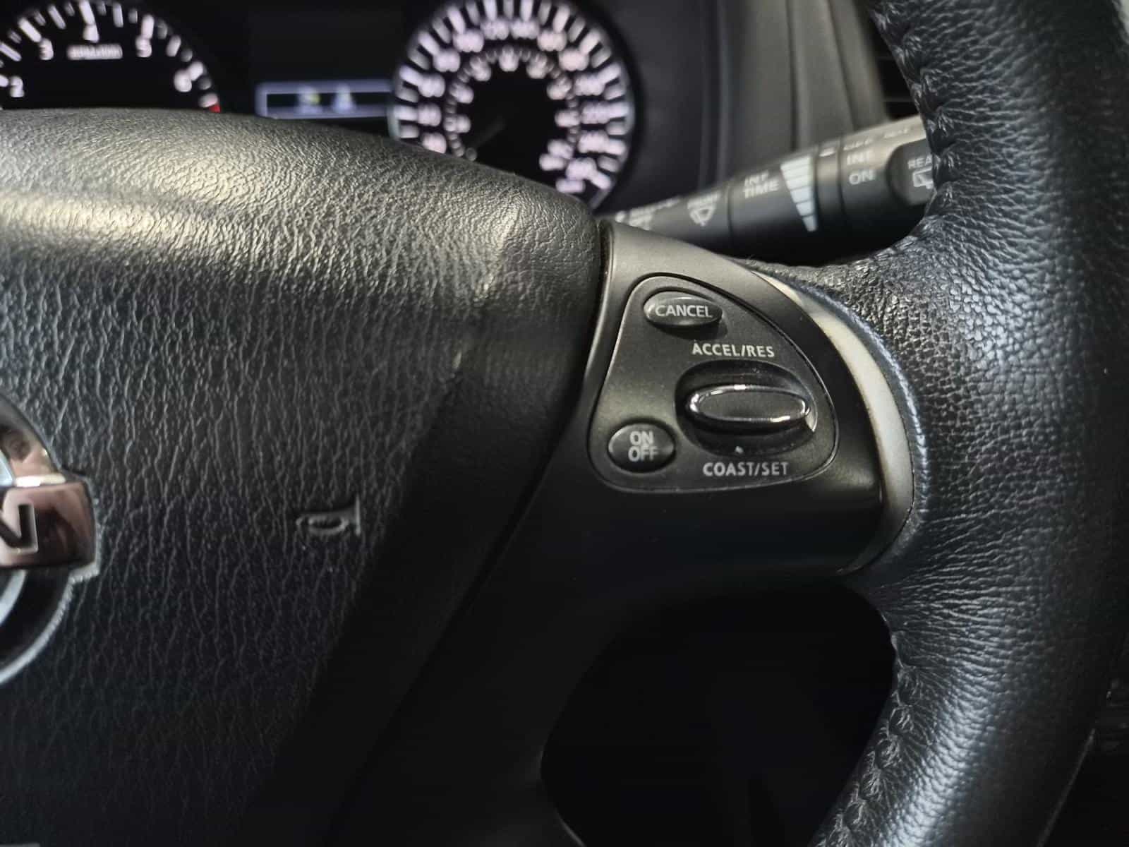 2013 Nissan Pathfinder Platinum - Image 15