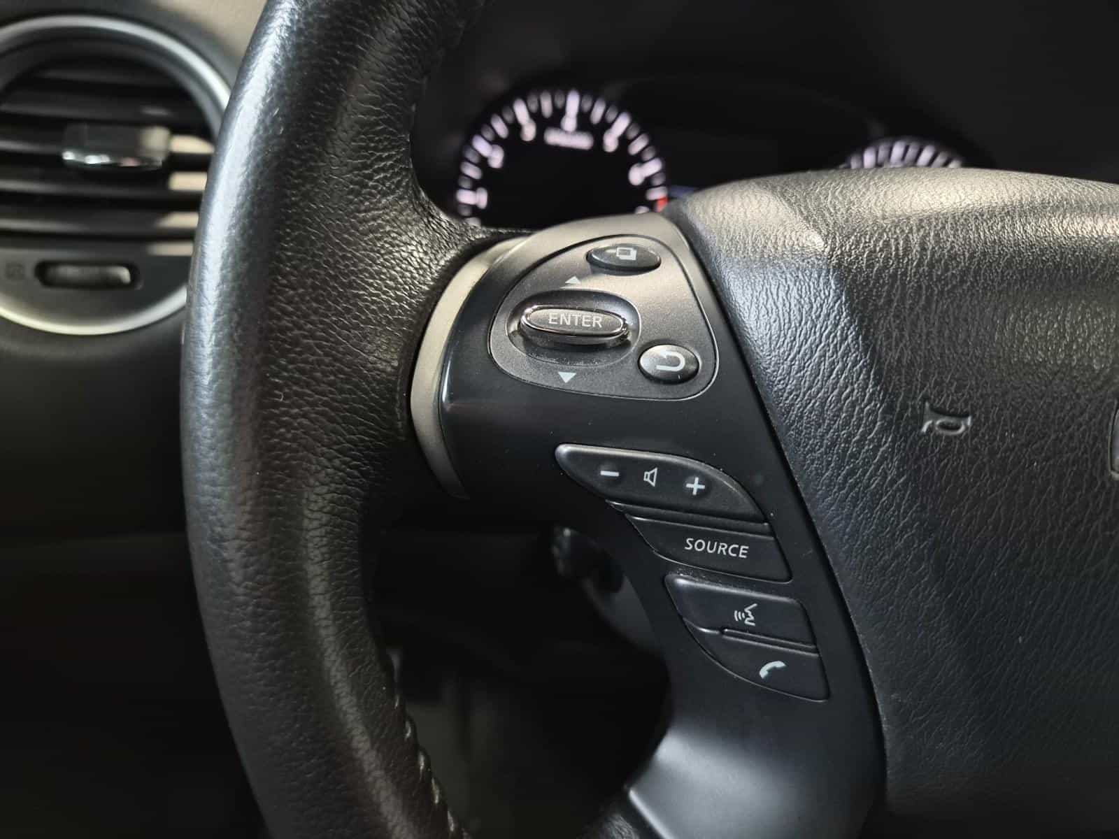 2013 Nissan Pathfinder Platinum - Image 14