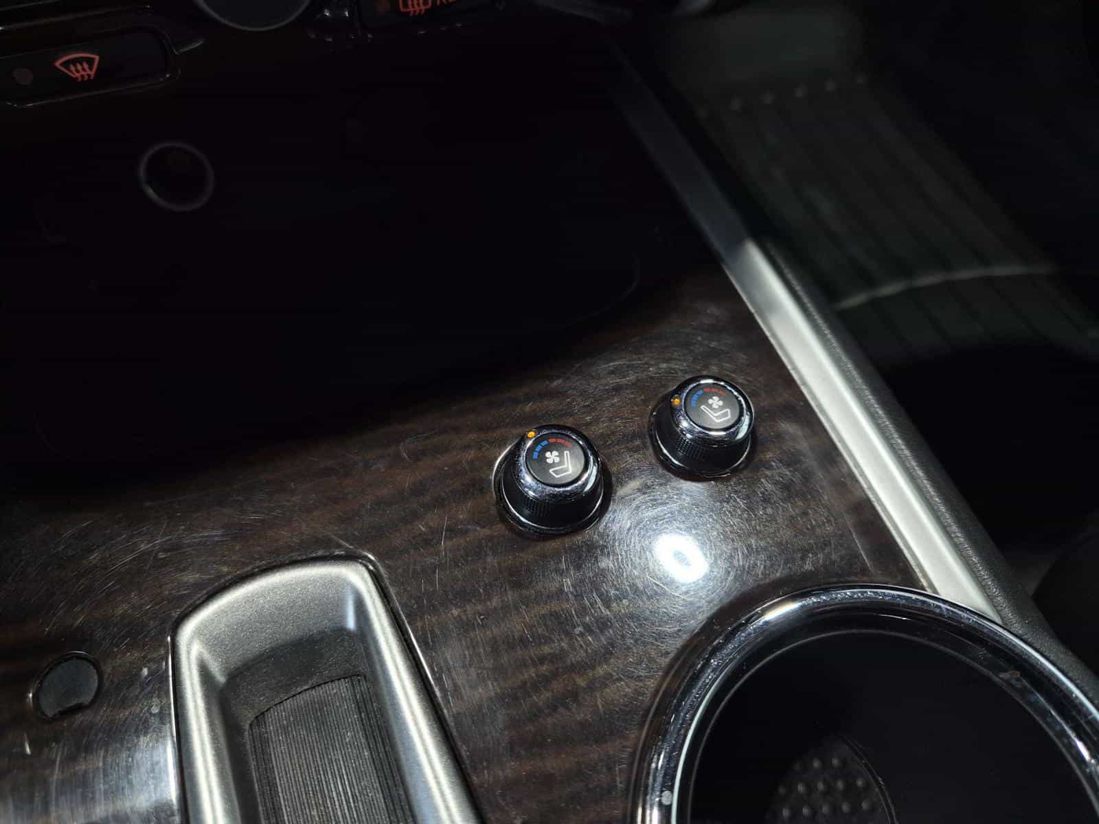 2013 Nissan Pathfinder Platinum - Image 21