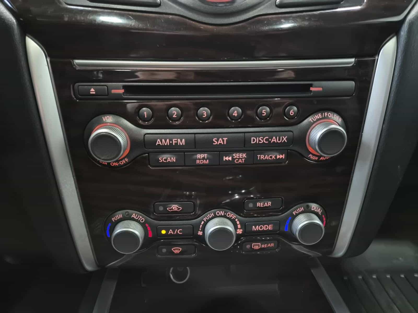 2013 Nissan Pathfinder Platinum - Image 20