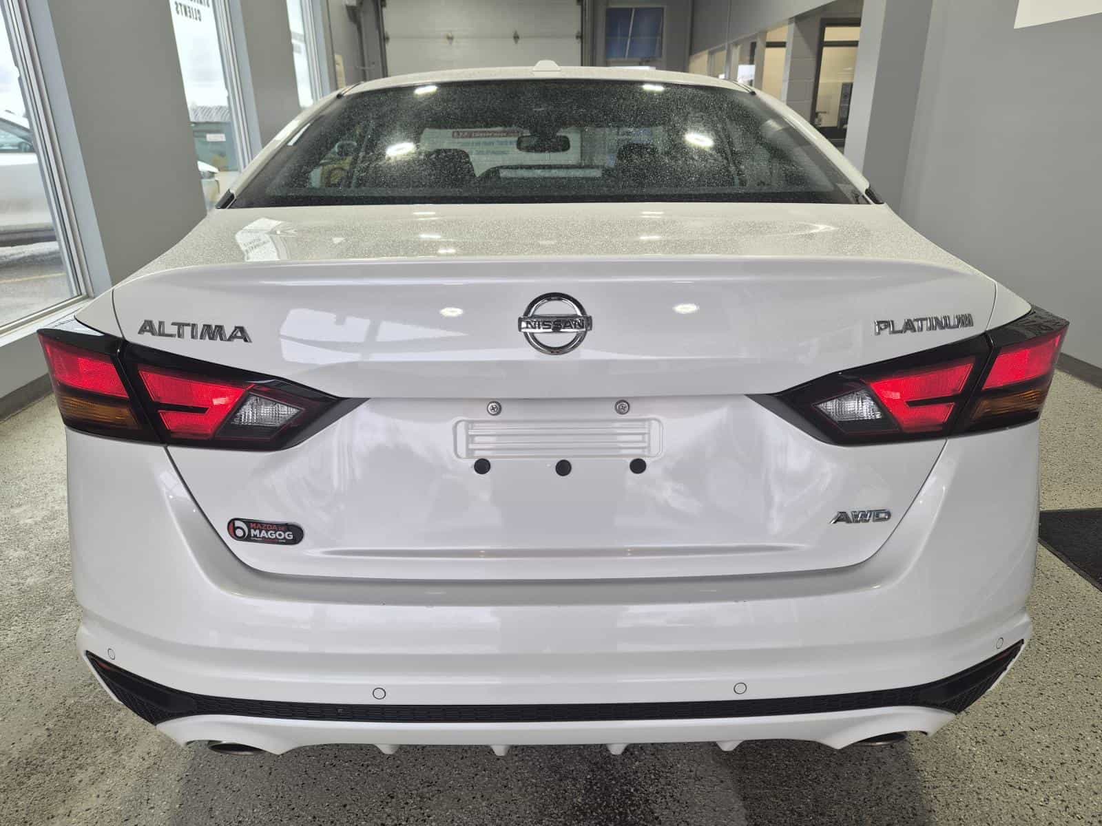 2020 Nissan Altima Platinum - Image 4