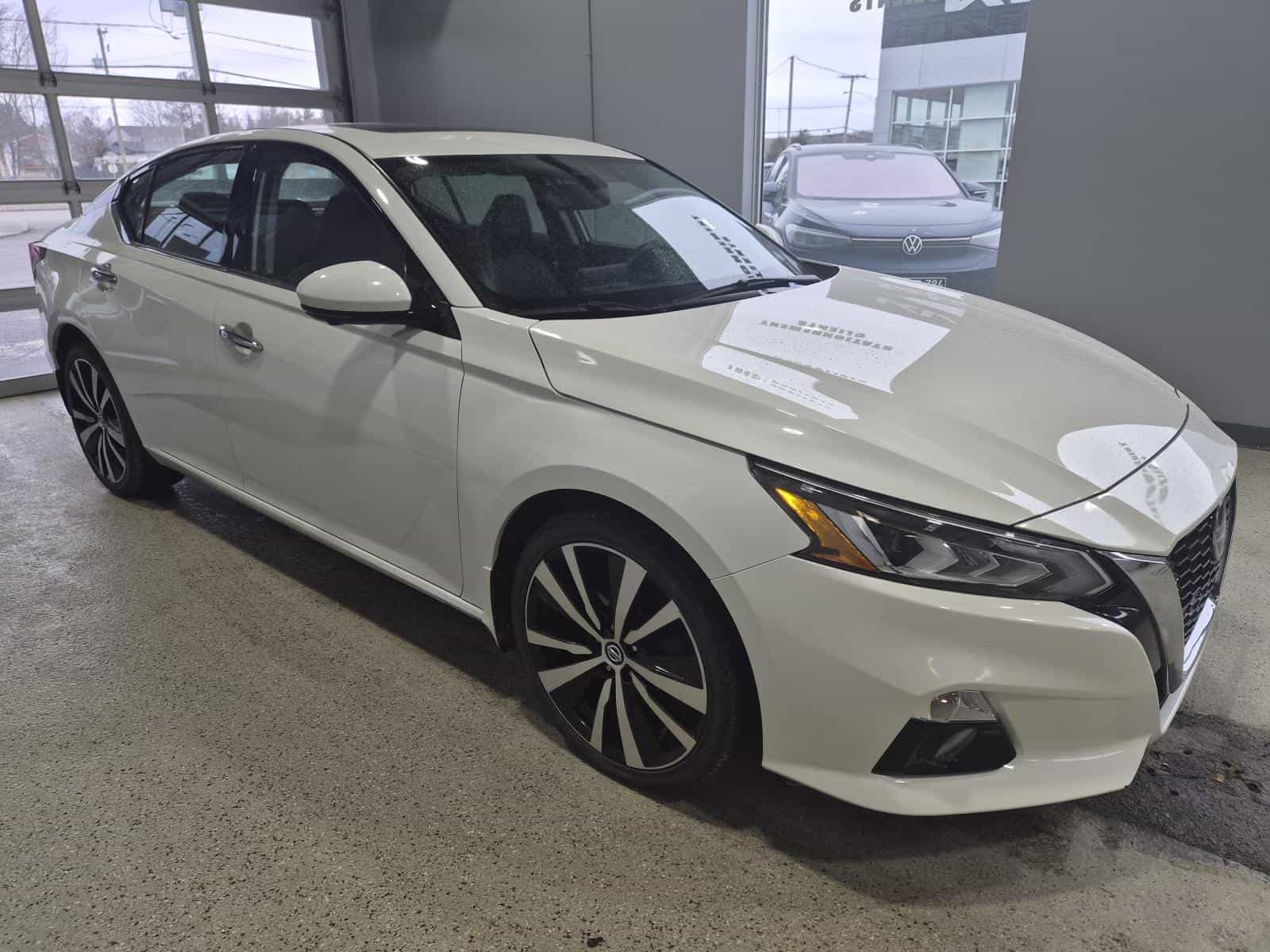 2020 Nissan Altima Platinum - Image 6