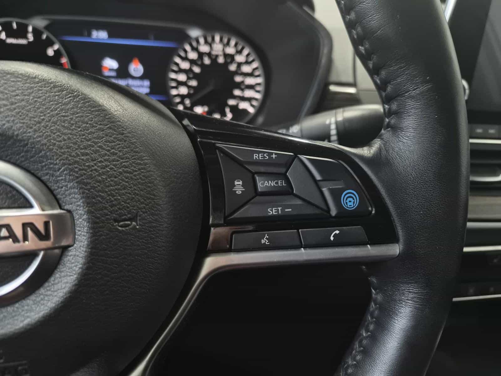 Image 18 Nissan Altima Platinum 2020