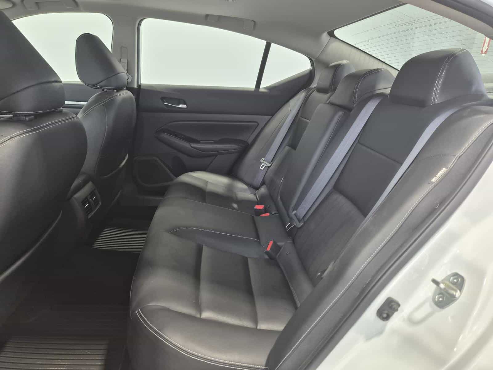 Image 24 Nissan Altima Platinum 2020