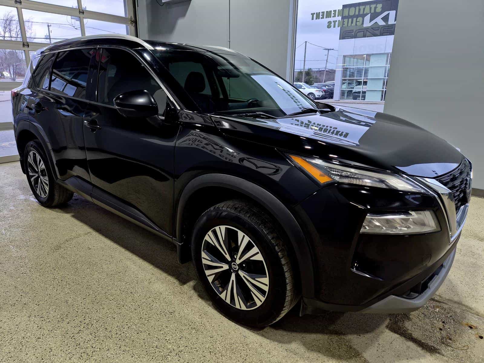 2021 Nissan Rogue SV - Image 6