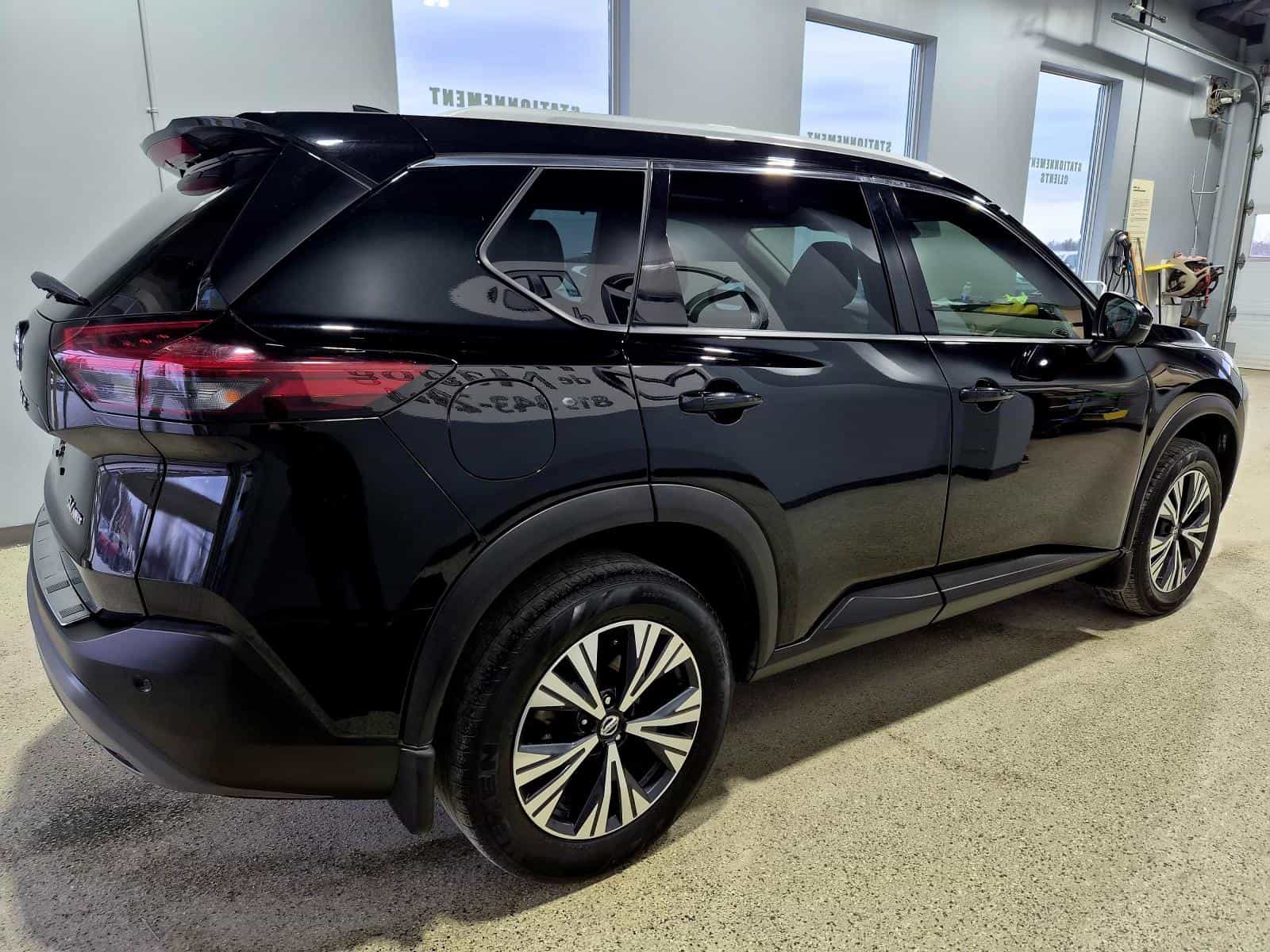 2021 Nissan Rogue SV - Image 5