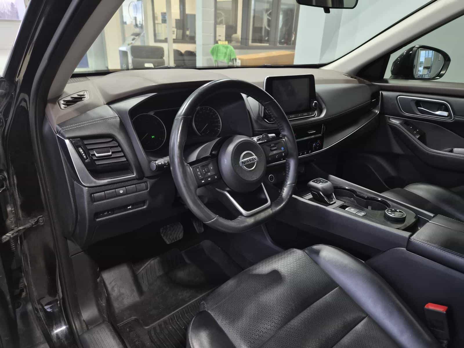 2021 Nissan Rogue SV - Image 9