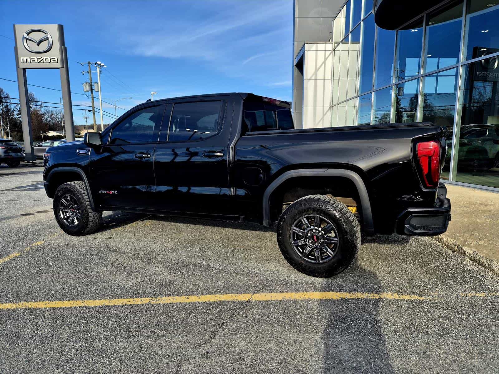 2024 GMC Sierra 1500 AT4X - Image 3