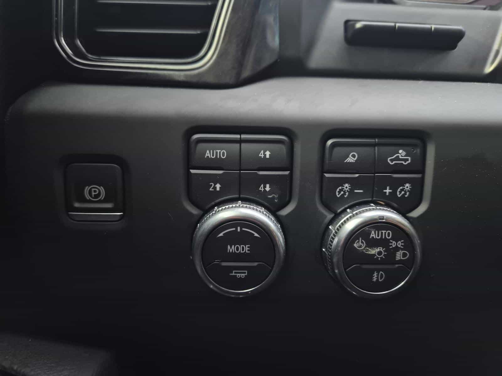 Image 17 GMC Sierra 1500 AT4X 2024