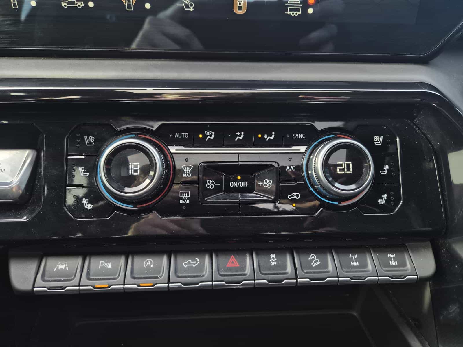 2024 GMC Sierra 1500 AT4X - Image 24