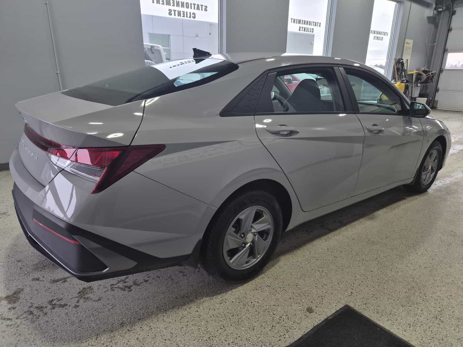 2024 Hyundai Elantra Essential - Image 5