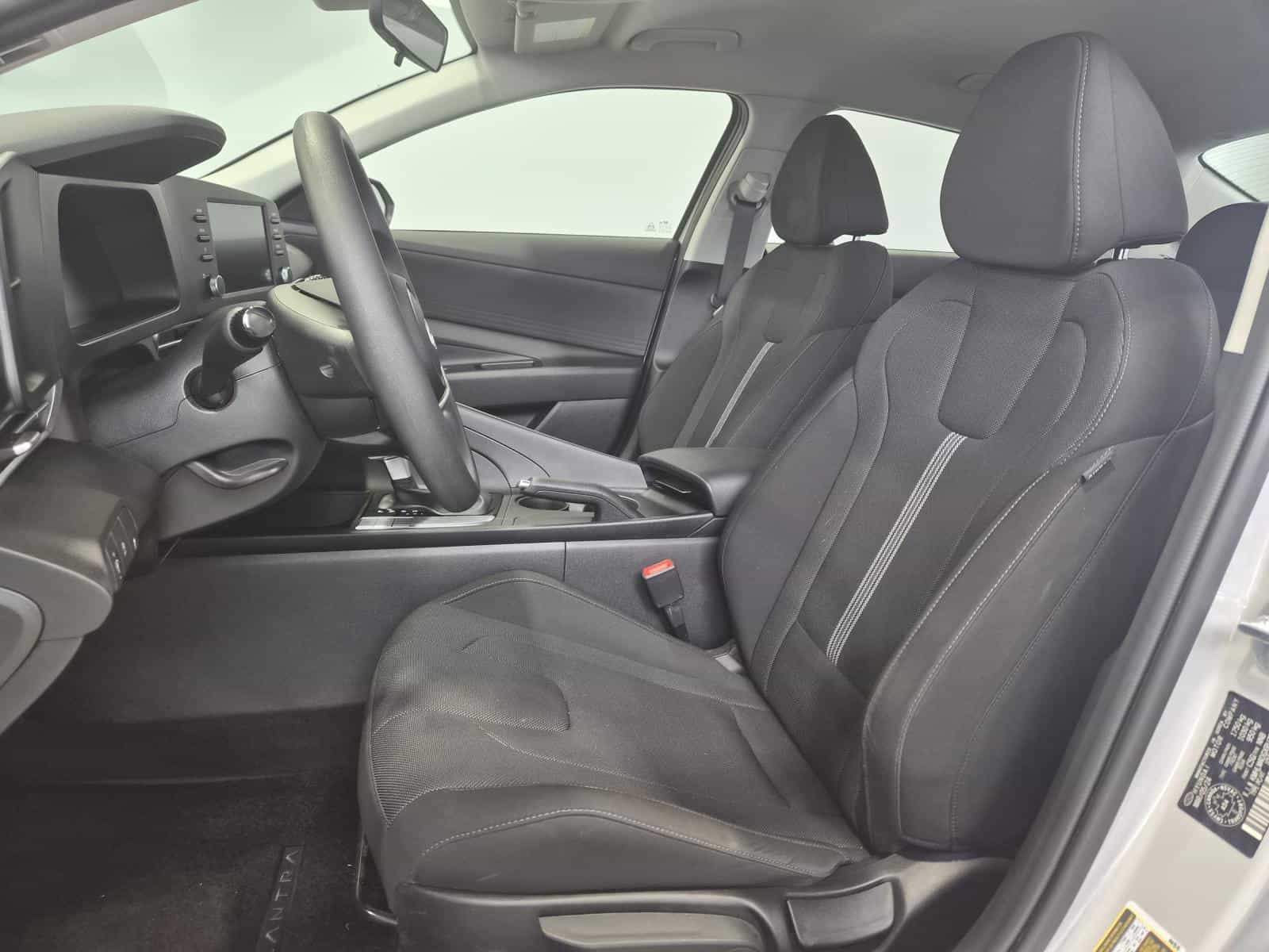 Image 13 Hyundai Elantra Essential 2024