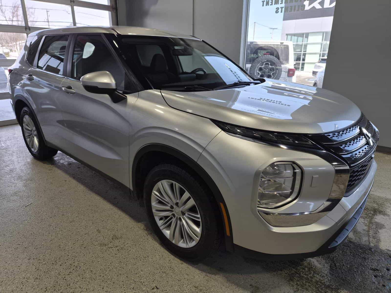 Image 6 Mitsubishi Outlander ES 2022