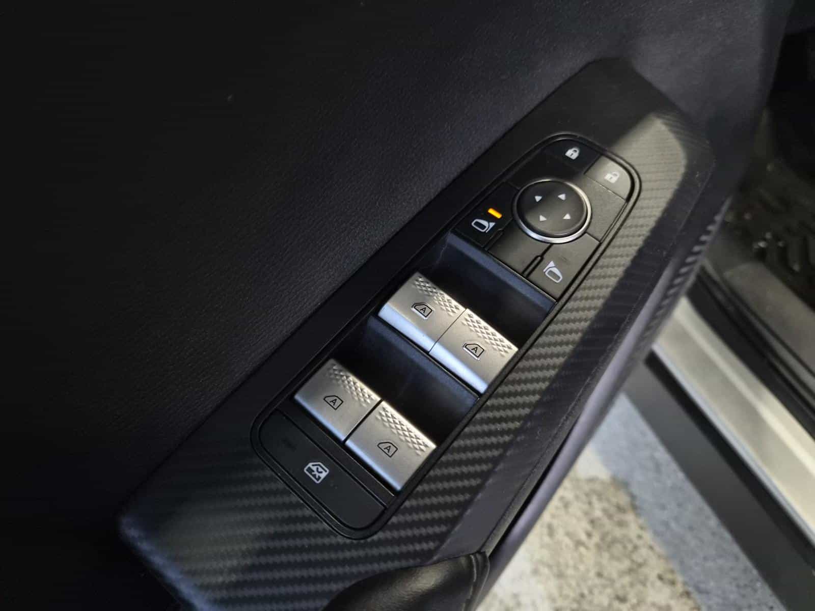 2022 Mitsubishi Outlander ES - Image 14