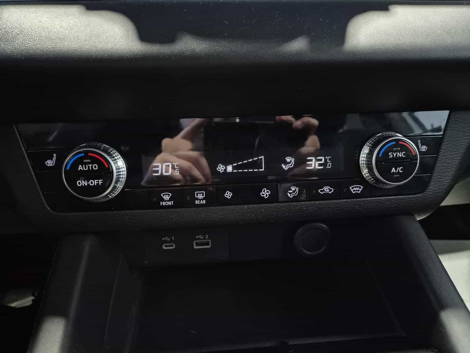 2022 Mitsubishi Outlander ES - Image 20