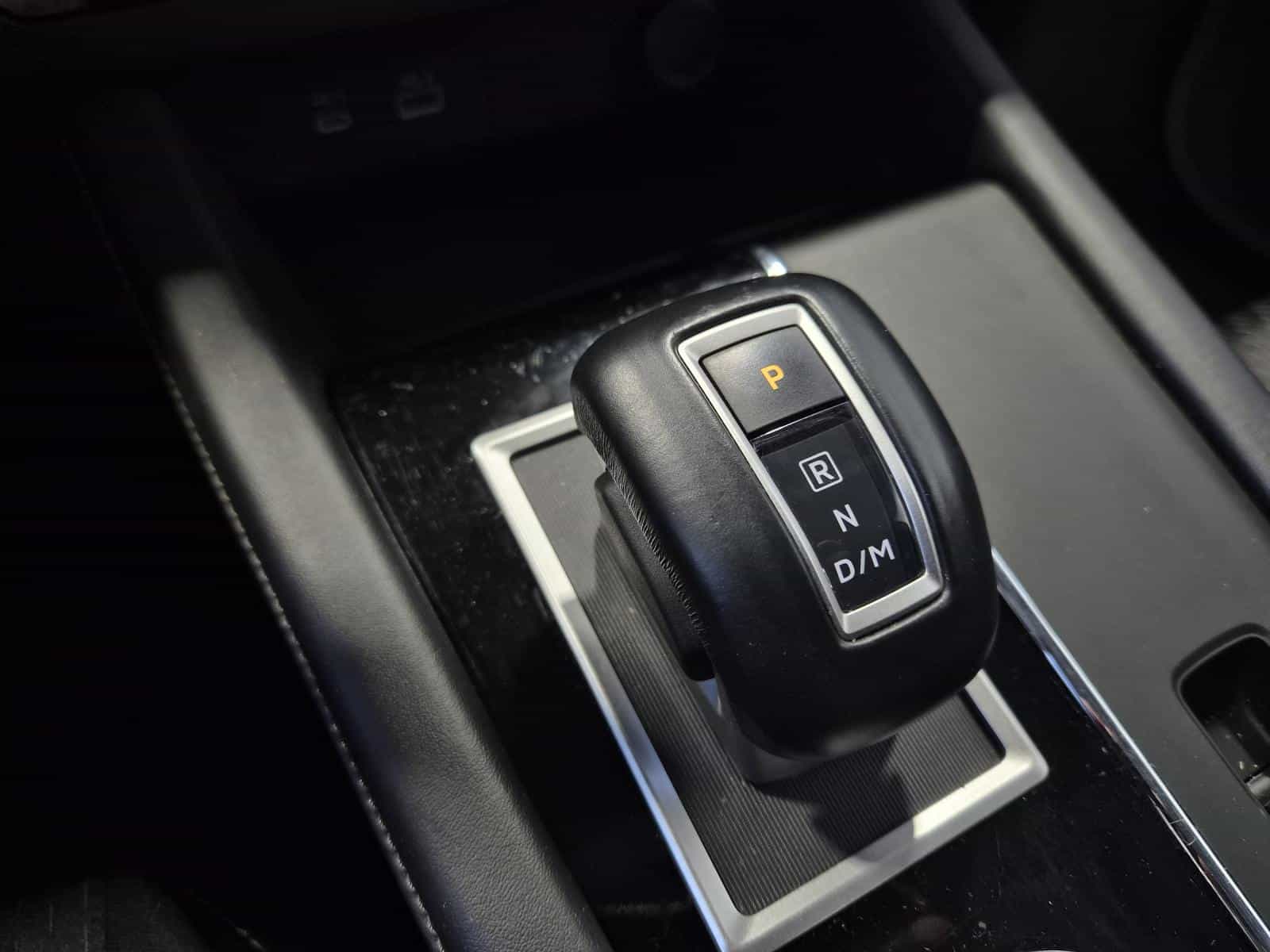 2022 Mitsubishi Outlander ES - Image 21