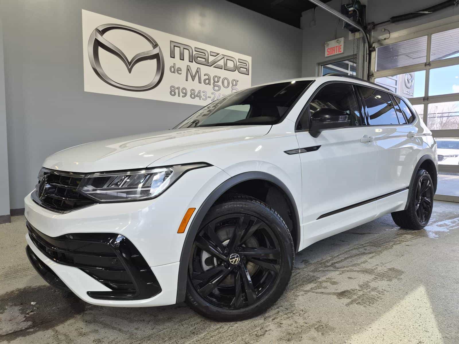 Image 1 Volkswagen Tiguan Comfortline R-L Blk 2024