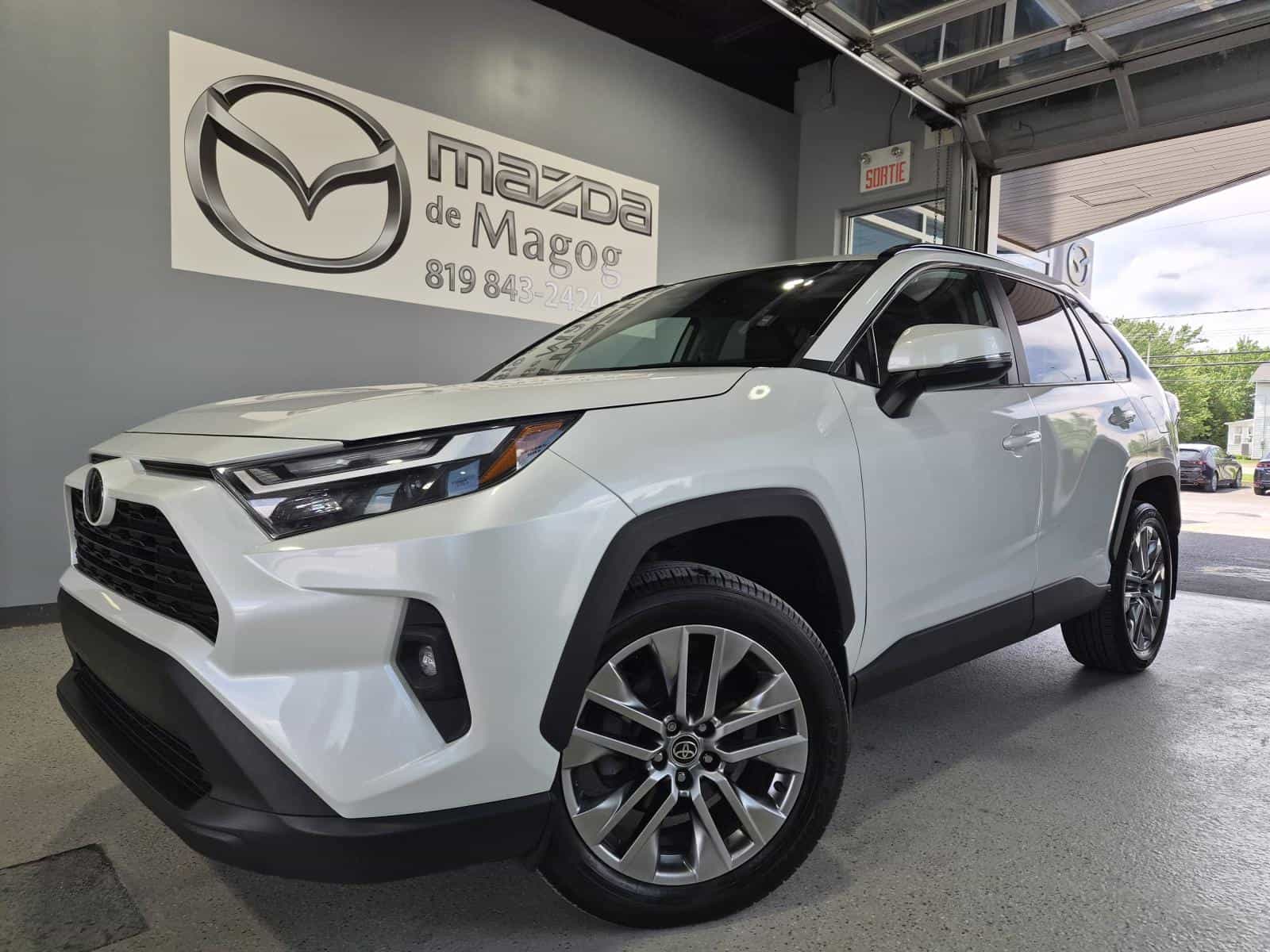 2022 Toyota Rav4 XLE - Image 1