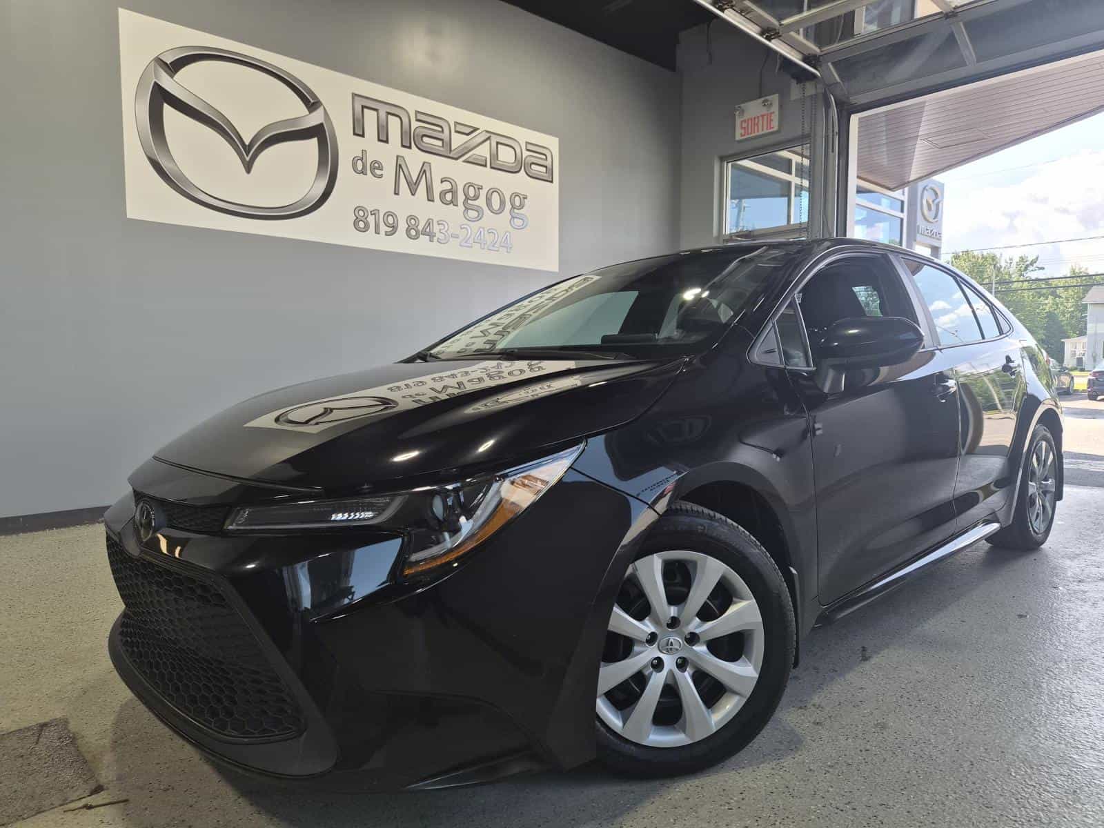 Image 1 Toyota Corolla LE 2021