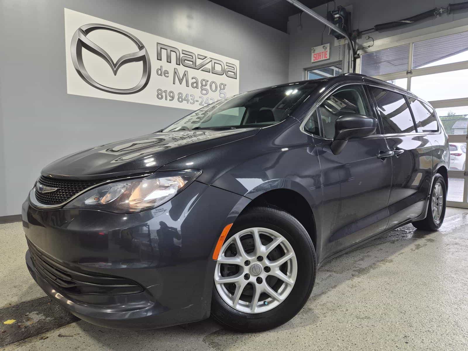 Image 1 Chrysler Pacifica Touring 2019