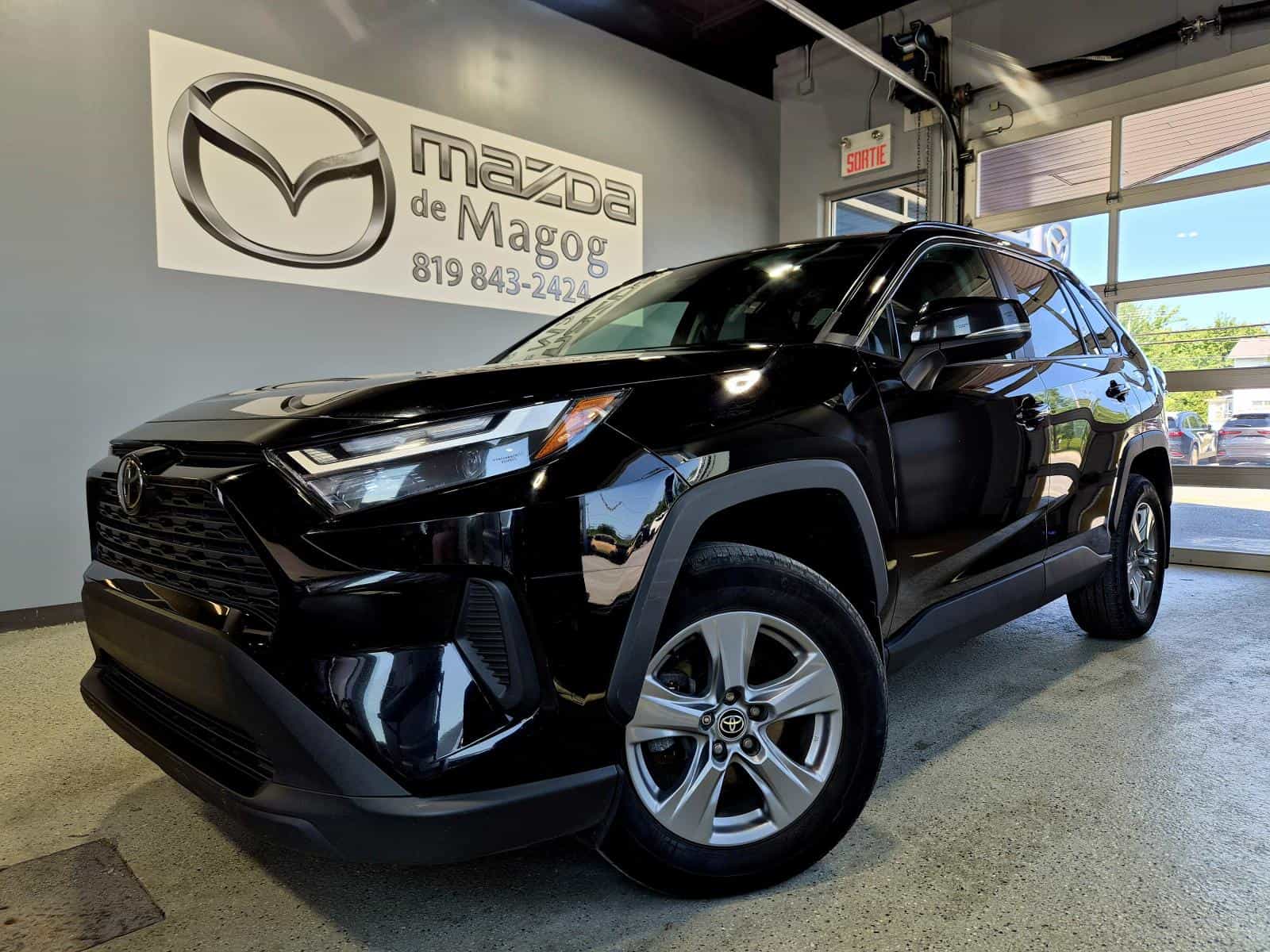 Image 1 Toyota Rav4 XLE 2022