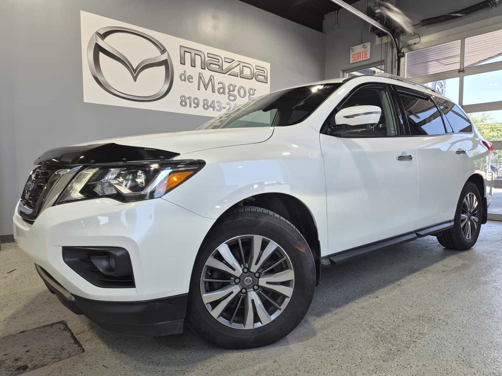 2019 Nissan Pathfinder SL - Image 1