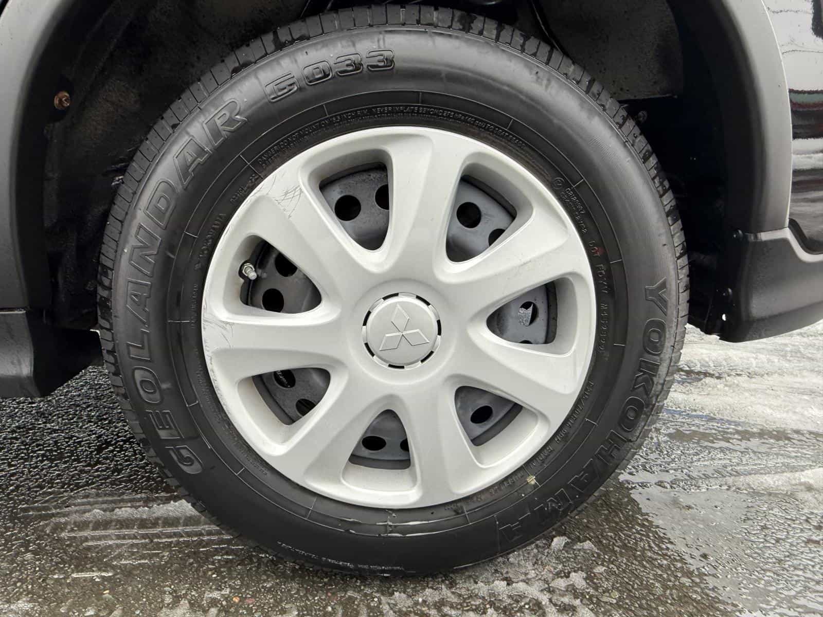 2022 Mitsubishi RVR ES - Image 8